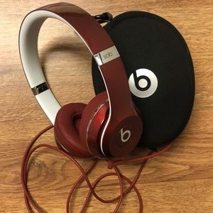 EUC maroon Beats by Dre solo headphones